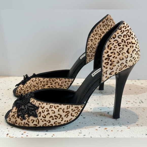 Steve Madden‎ Tweed Animal Print Mohair High Heel Peep Toe with Sequin Flowers - Picture 6 of 12